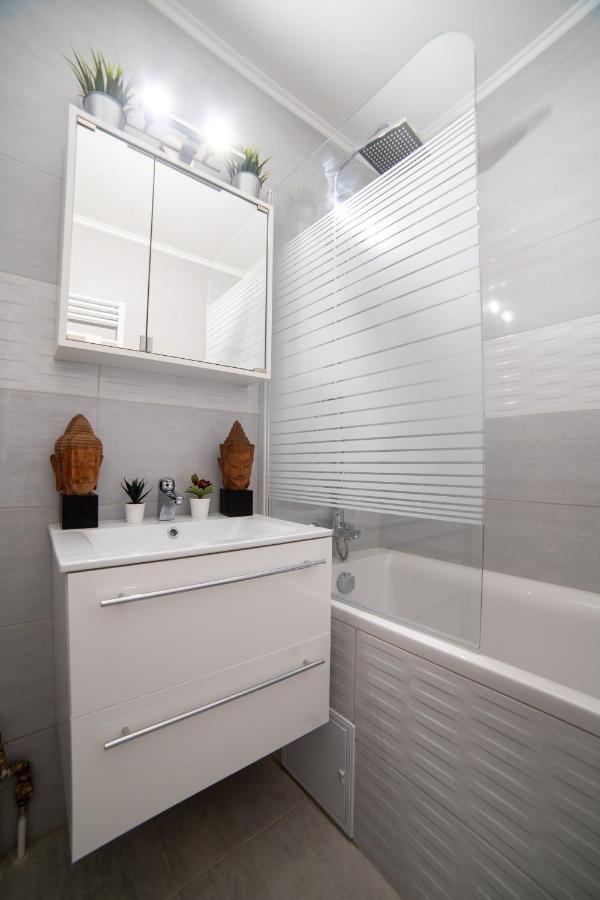 Comfort 18 - Best Family Layout- Balcony & Parking มิชโคลซ์ ภายนอก รูปภาพ