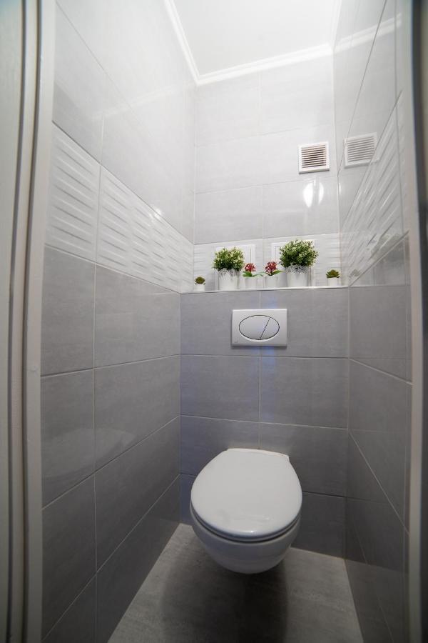 Comfort 18 - Best Family Layout- Balcony & Parking มิชโคลซ์ ภายนอก รูปภาพ